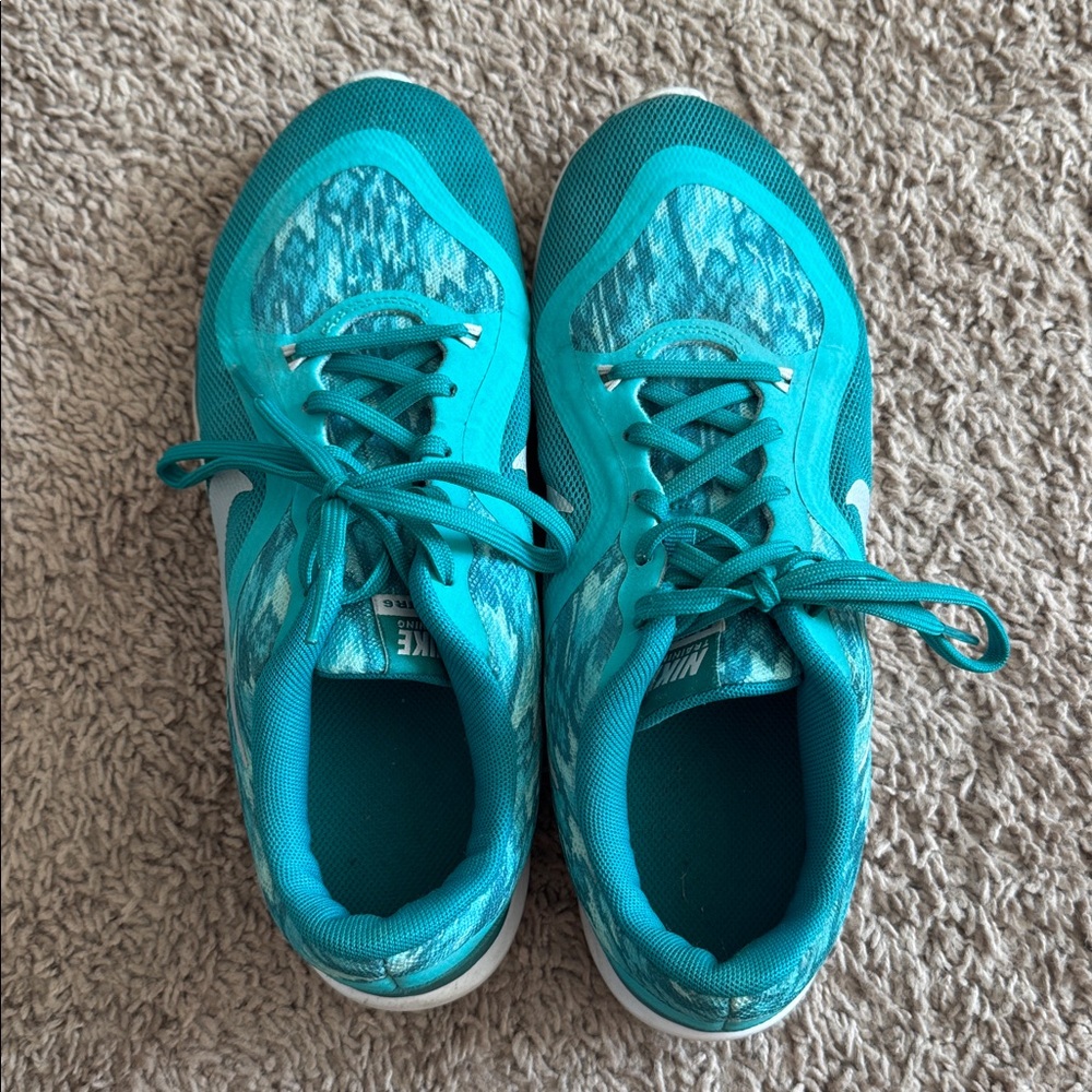 Nike Turquoise Running Sneakers